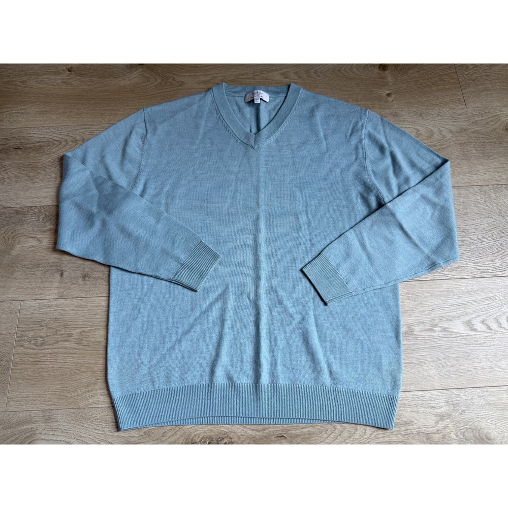 EUC Turnbury 100% extra fine mernio wool light blue sweater v-neck size L